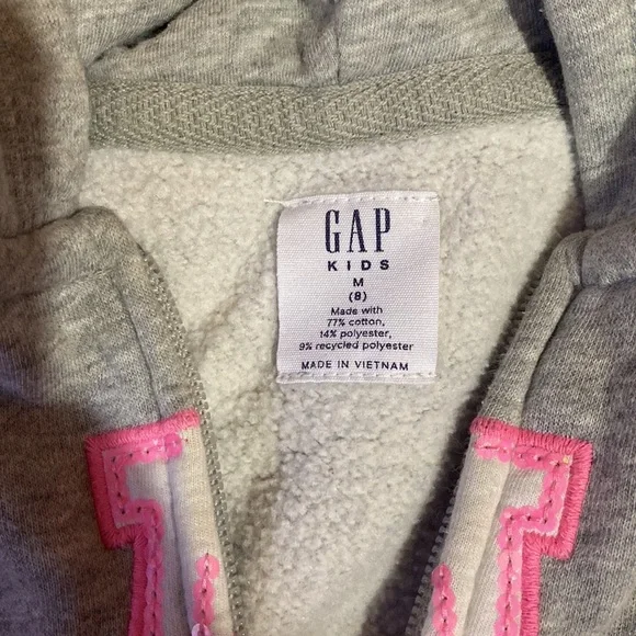 Gap Jacket sleeves cuff are a little dirt. Could probably soak and get it clean - Picture 2 of 5
